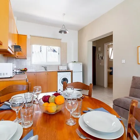 Apartament Kate's Latchi Beachfront 2 By Ezoria Polis