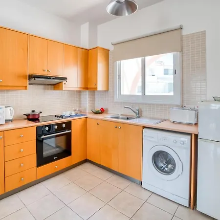 Apartament Kate's Latchi Beachfront 2 By Ezoria